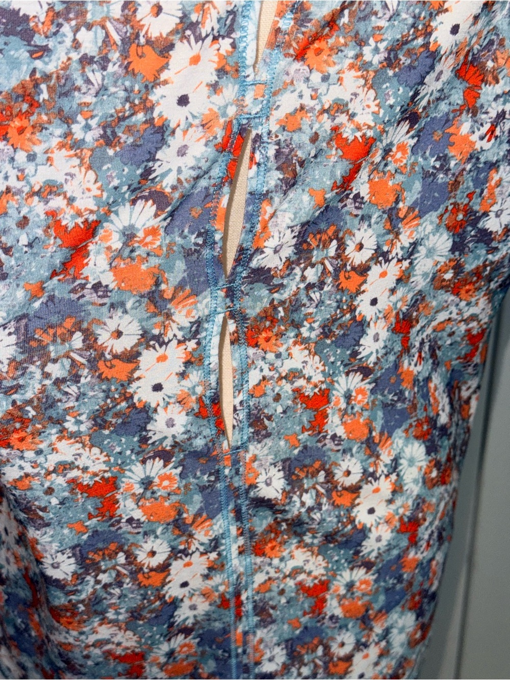 The North Face Women’s Small Floral Cap Sleeve Keyhole Back Active Top - Picture 6 of 13